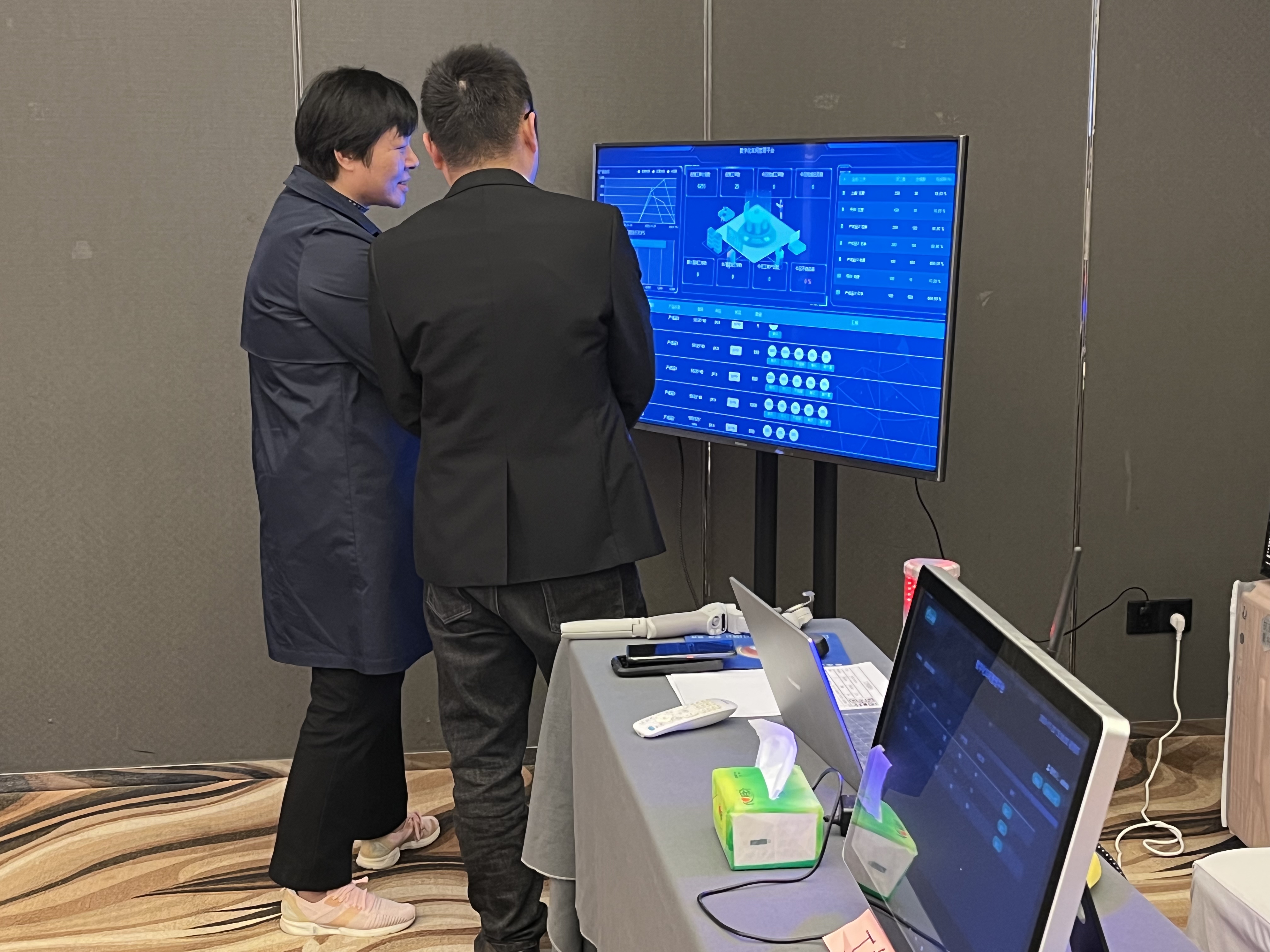 客戶交流2.jpg
